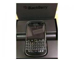 Blackberry 9900 with box & original charger warranty to FEB 2014 